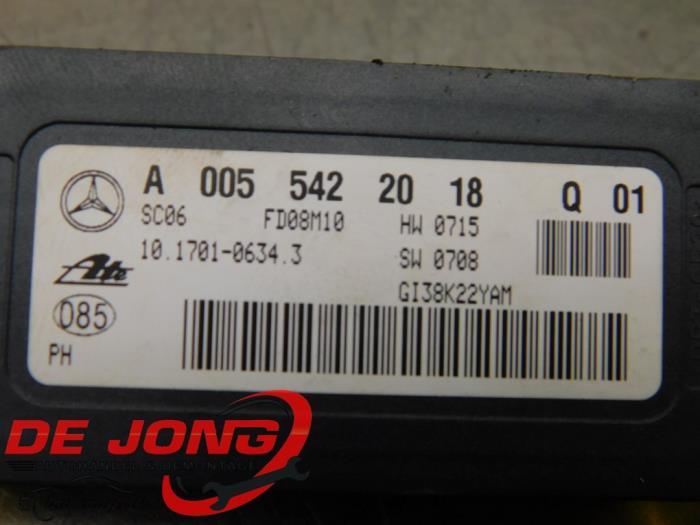 Esp computer van een Mercedes-Benz ML II (164/4JG) 3.0 ML-280 CDI 4-Matic V6 24V 2009