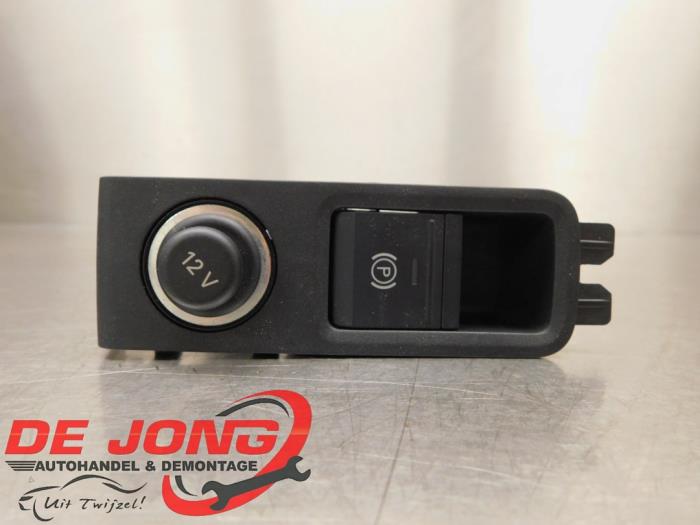 Gebruikte Handrem schakelaar Audi A3 Sportback (8YA) 1.5 35 TFSI 16V Prijs € 18,10 Margeregeling aangeboden door Autodemontagebedrijf de Jong