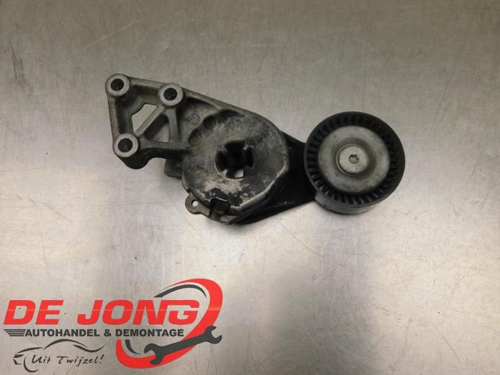Gebruikte Spanrol Multiriem Volkswagen Jetta III (1K2) 1.6 Prijs € 19,99 Margeregeling aangeboden door Autodemontagebedrijf de Jong