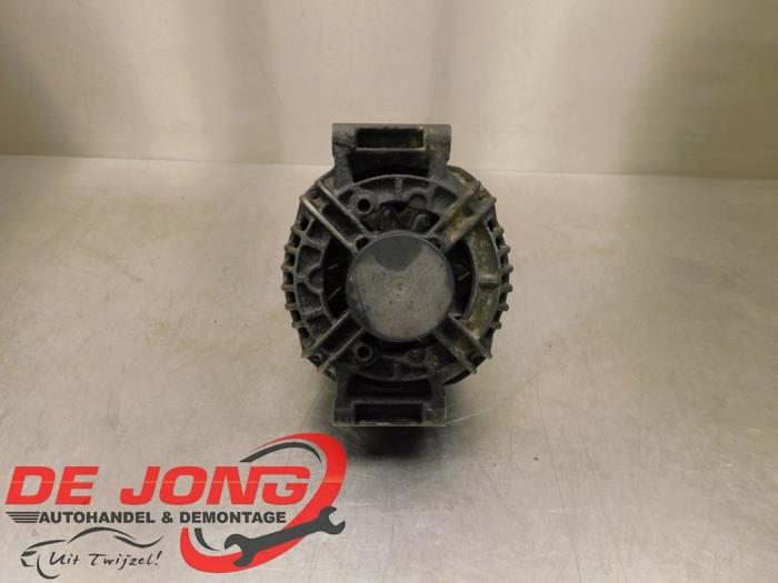Gebruikte Dynamo Jeep Grand Cherokee (WG/WJ) 2.7 CRD 20V Prijs € 200,00 Margeregeling aangeboden door Autodemontagebedrijf de Jong