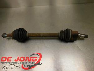 Gebruikte Aandrijfas links-voor Ford Focus 2 1.6 Ti-VCT 16V Prijs € 34,99 Margeregeling aangeboden door Autodemontagebedrijf de Jong