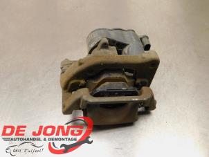 Gebruikte Remklauw (Tang) links-achter Opel Grandland (X) 2.0 CDTI Prijs € 60,45 Margeregeling aangeboden door Autodemontagebedrijf de Jong