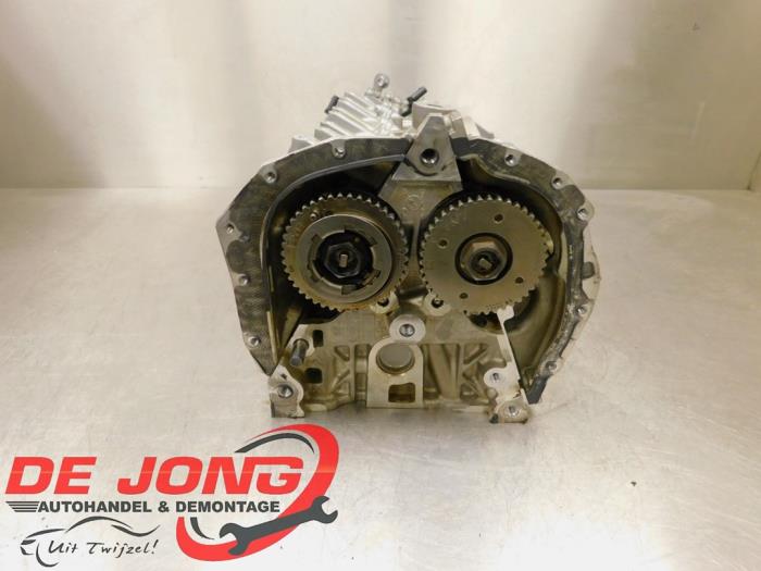 Cilinderkop van een Mercedes-Benz A (177.0) 1.3 A-200 Turbo 16V 2020