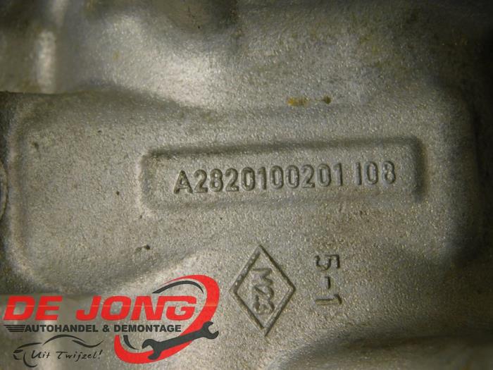 Cilinderkop van een Mercedes-Benz A (177.0) 1.3 A-200 Turbo 16V 2020