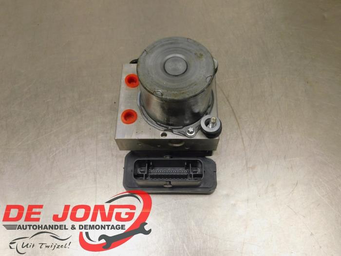 Gebruikte ABS Pomp Volkswagen Polo V (6R) 1.4 TDI 12V 105 Prijs € 19,90 Margeregeling aangeboden door Autodemontagebedrijf de Jong