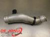 Intercooler Buis van een Volkswagen Touareg (7PA/PH) 4.2 TDI V8 DPF 32V 2013