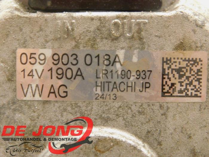 Dynamo van een Volkswagen Touareg (7PA/PH) 4.2 TDI V8 DPF 32V 2013