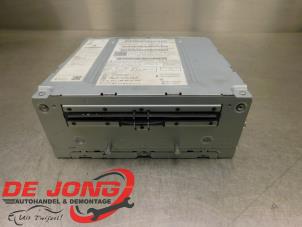 Gebruikte Radio Mercedes C (W205) C-180 1.6 CDI BlueTEC, C-180 d 16V Prijs € 241,99 Margeregeling aangeboden door Autodemontagebedrijf de Jong