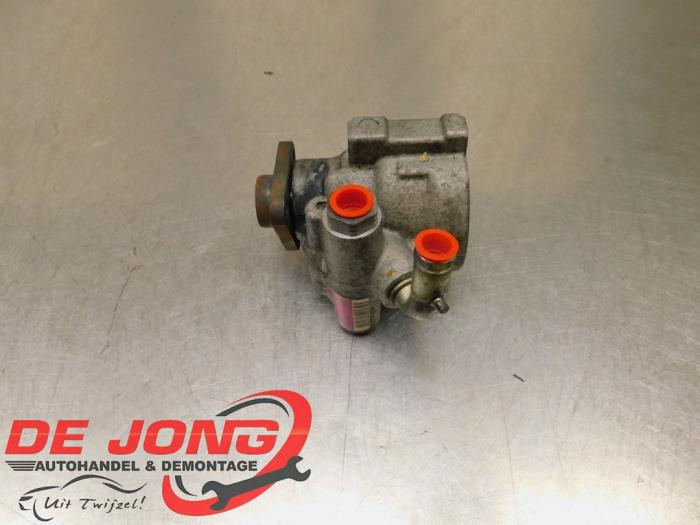 Gebruikte Servopomp Alfa Romeo 147 (937) 1.6 HP Twin Spark 16V Prijs € 18,99 Margeregeling aangeboden door Autodemontagebedrijf de Jong