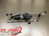 Ruitenwismotor+Mechaniek van een Nissan Micra (K13) 1.2 12V 2015