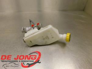 Gebruikte Hoofdremcilinder Peugeot 2008 (CU) 1.4 HDi Prijs € 13,99 Margeregeling aangeboden door Autodemontagebedrijf de Jong