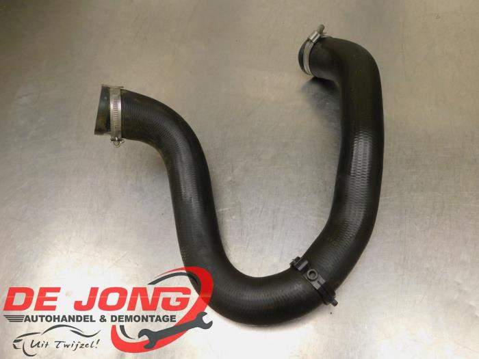 Gebruikte Intercooler Slang Peugeot 3008 II (M4/MC/MJ/MR) 1.6 BlueHDi 120 Prijs € 19,90 Margeregeling aangeboden door Autodemontagebedrijf de Jong