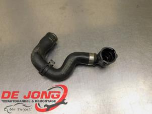 Gebruikte Radiateurslang Skoda Octavia Combi (5EAC) 1.6 TDI Greenline 16V Prijs € 10,00 Margeregeling aangeboden door Autodemontagebedrijf de Jong