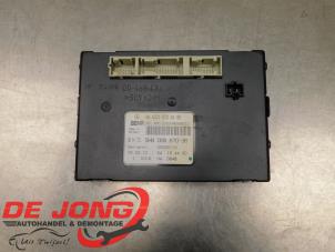 Gebruikte Climatronic module Mercedes S (W221) 3.0 S-350 BlueTec 24V 4-Matic Prijs € 82,45 Margeregeling aangeboden door Autodemontagebedrijf de Jong