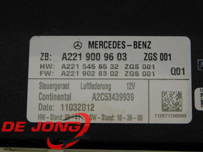 Luchtvering module van een Mercedes-Benz S (W221) 3.0 S-350 BlueTec 24V 4-Matic 2012