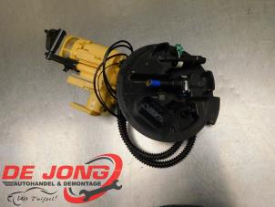 Gebruikte Tank element Pomp Mercedes C (W205) C-180 1.6 CDI BlueTEC, C-180 d 16V Prijs € 38,99 Margeregeling aangeboden door Autodemontagebedrijf de Jong
