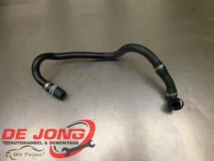 Gebruikte Koelwaterslang Ford Kuga II (DM2) 1.5 EcoBoost 16V 120 Prijs € 30,00 Margeregeling aangeboden door Autodemontagebedrijf de Jong
