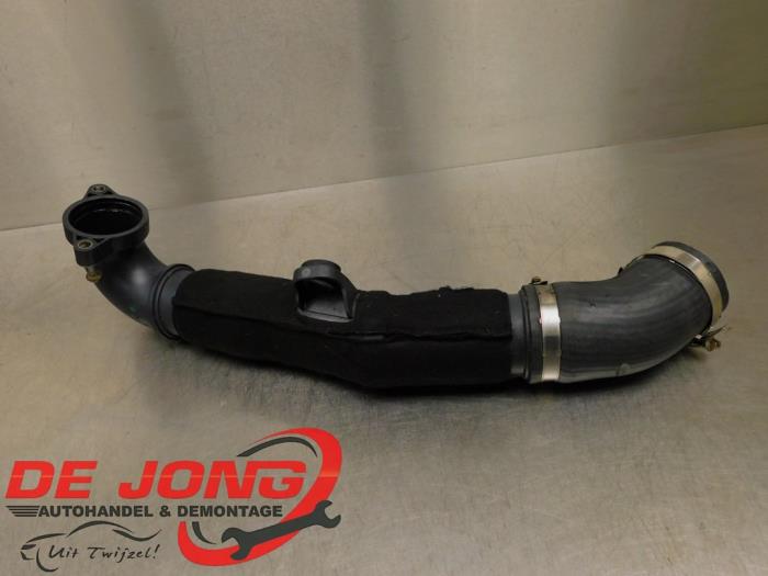 Gebruikte Intercooler Buis Volkswagen Passat Variant (3G5) 2.0 TDI 16V 190 Prijs € 23,99 Margeregeling aangeboden door Autodemontagebedrijf de Jong