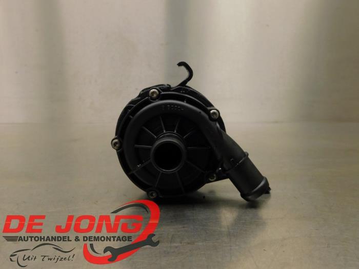 Gebruikte Waterpomp Volkswagen Passat Variant (3G5) 2.0 TDI 16V 190 Prijs € 48,99 Margeregeling aangeboden door Autodemontagebedrijf de Jong