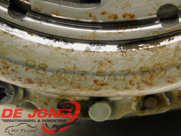 Vliegwiel van een Peugeot Partner (EA//EF/EN/EU) 1.5 BlueHDi 100 2023