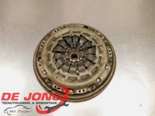 Gebruikte Dubbele massa vliegwiel Dacia Lodgy (JS/SD0J) 1.5 dCi FAP Prijs € 174,99 Margeregeling aangeboden door Autodemontagebedrijf de Jong