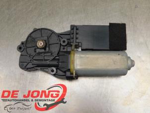 Gebruikte Schuifdak Motor Chrysler 300 C Touring 3.0 CRD 24V Prijs € 74,99 Margeregeling aangeboden door Autodemontagebedrijf de Jong