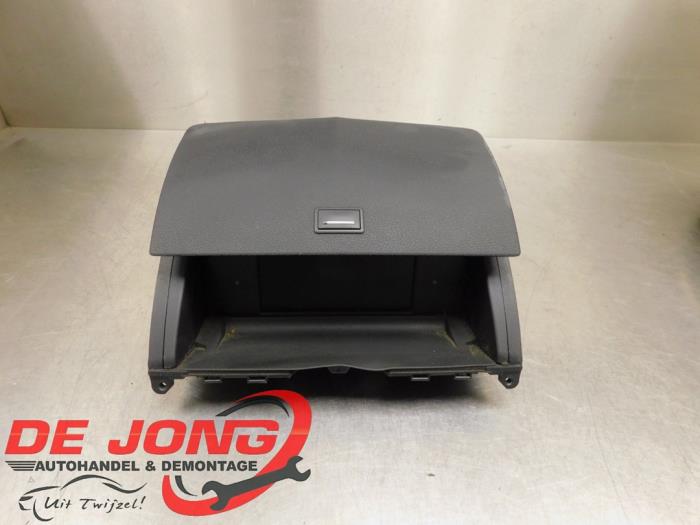 Gebruikte Display Interieur Mercedes C Estate (S204) 2.2 C-220 CDI 16V Prijs € 49,99 Margeregeling aangeboden door Autodemontagebedrijf de Jong