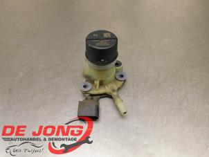 Gebruikte Adblue pomp Volkswagen Touran (5T1) 1.6 TDI Prijs € 98,99 Margeregeling aangeboden door Autodemontagebedrijf de Jong