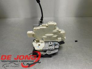 Gebruikte Portierslot Mechaniek 4Deurs links-achter Seat Altea (5P1) 1.8 TFSI 16V Prijs € 24,99 Margeregeling aangeboden door Autodemontagebedrijf de Jong