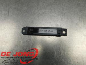 Gebruikte Antenne Mercedes CLA (118.3) 1.3 CLA-180 Turbo 16V Prijs € 14,99 Margeregeling aangeboden door Autodemontagebedrijf de Jong