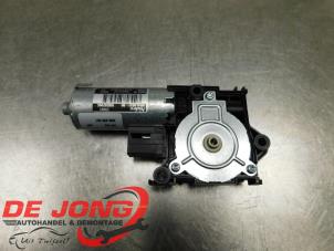 Gebruikte Schuifdak Motor Audi Q7 (4MB/4MG) 3.0 TDI V6 24V e-tron plug-in hybrid Prijs € 27,90 Margeregeling aangeboden door Autodemontagebedrijf de Jong