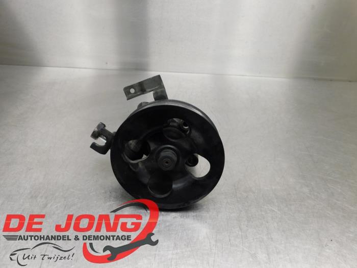 Gebruikte Pomp Servo Nissan Navara (D40) 3.0 dCi V6 24V DPF 4x4 Prijs € 34,99 Margeregeling aangeboden door Autodemontagebedrijf de Jong