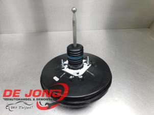 Gebruikte Rembooster Volkswagen Touran (5T1) 1.6 TDI SCR BlueMotion Technology Prijs € 49,95 Margeregeling aangeboden door Autodemontagebedrijf de Jong