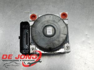 Gebruikte ABS Pomp Volkswagen Touran (5T1) 1.6 TDI SCR BlueMotion Technology Prijs € 99,99 Margeregeling aangeboden door Autodemontagebedrijf de Jong