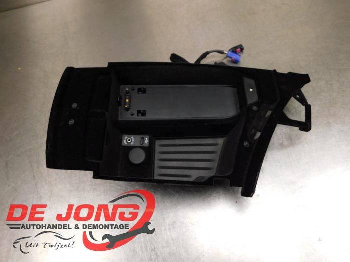 Opbergvak van een BMW 5 serie Touring (F11) M550d xDrive 24V 2014