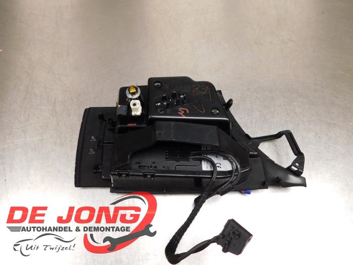 Opbergvak van een BMW 5 serie Touring (F11) M550d xDrive 24V 2014