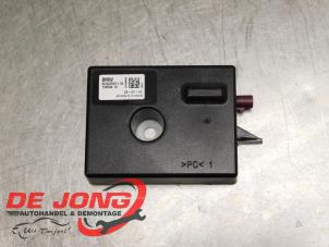 Gebruikte Antenne BMW 5 serie Touring (F11) M550d xDrive 24V Prijs € 17,45 Margeregeling aangeboden door Autodemontagebedrijf de Jong