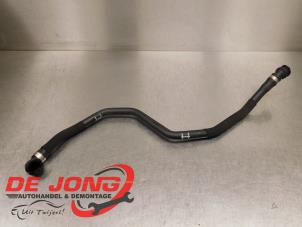 Gebruikte Radiateurslang BMW 5 serie Touring (F11) M550d xDrive 24V Prijs € 15,00 Margeregeling aangeboden door Autodemontagebedrijf de Jong