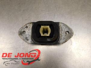 Gebruikte Versnellingsbak Steun Mercedes Vito (447.6) 1.7 110 CDI 16V Prijs € 30,24 Inclusief btw aangeboden door Autodemontagebedrijf de Jong