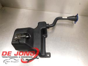 Gebruikte Ruitensproeiertank voor Mercedes Vito (447.6) 1.7 110 CDI 16V Prijs € 30,24 Inclusief btw aangeboden door Autodemontagebedrijf de Jong