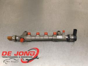 Gebruikte Injector brug Volkswagen Caddy IV 2.0 TDI 16V DPF Prijs € 29,99 Margeregeling aangeboden door Autodemontagebedrijf de Jong