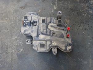 Gebruikte Tank adblue BMW X1 (F48) sDrive 16d 1.5 12V TwinPower Prijs € 299,00 Margeregeling aangeboden door Autodemontagebedrijf de Jong