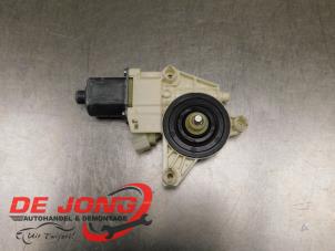 Gebruikte Motor electrisch raam Mercedes GLK (204.7/9) 3.5 350 V6 24V 4-Matic Prijs € 7,45 Margeregeling aangeboden door Autodemontagebedrijf de Jong