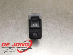 Gebruikte Handrem schakelaar Volkswagen Touareg (7PA/PH) 3.0 TDI V6 24V BlueMotion Technology DPF Prijs € 29,95 Margeregeling aangeboden door Autodemontagebedrijf de Jong