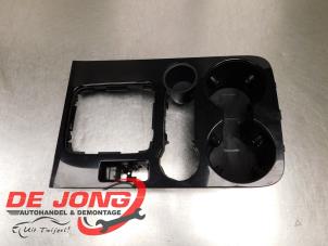 Gebruikte Middenconsoles Volkswagen Touareg (7PA/PH) 3.0 TDI V6 24V BlueMotion Technology DPF Prijs € 224,99 Margeregeling aangeboden door Autodemontagebedrijf de Jong