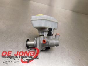 Gebruikte Hoofdremcilinder Volkswagen Touareg (7PA/PH) 3.0 TDI V6 24V BlueMotion Technology DPF Prijs € 49,99 Margeregeling aangeboden door Autodemontagebedrijf de Jong