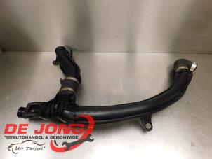 Gebruikte Intercooler Buis Volkswagen Touareg (7PA/PH) 3.0 TDI V6 24V BlueMotion Technology DPF Prijs € 100,00 Margeregeling aangeboden door Autodemontagebedrijf de Jong