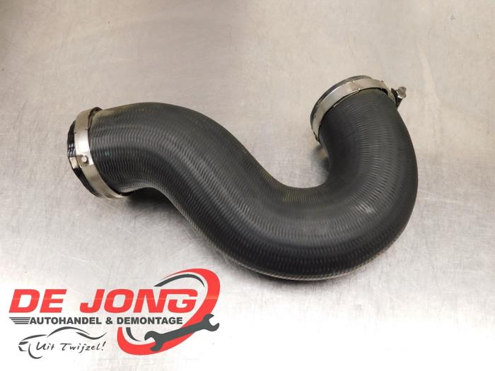 Gebruikte Intercooler Slang Volkswagen Touareg (7PA/PH) 3.0 TDI V6 24V BlueMotion Technology DPF Prijs € 23,99 Margeregeling aangeboden door Autodemontagebedrijf de Jong
