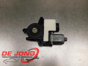 Gebruikte Motor electrisch raam Volkswagen Polo VI (AW1) 1.0 TSI 12V Prijs € 52,45 Margeregeling aangeboden door Autodemontagebedrijf de Jong