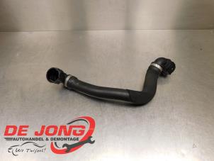 Gebruikte Radiateurslang BMW 2 serie Active Tourer (F45) 218i 1.5 TwinPower Turbo 12V Van Prijs € 39,95 Margeregeling aangeboden door Autodemontagebedrijf de Jong